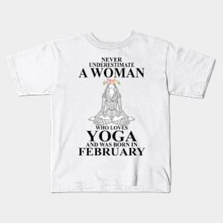 never underestimate a woman who loves yoga and was born in august Kids T-Shirt